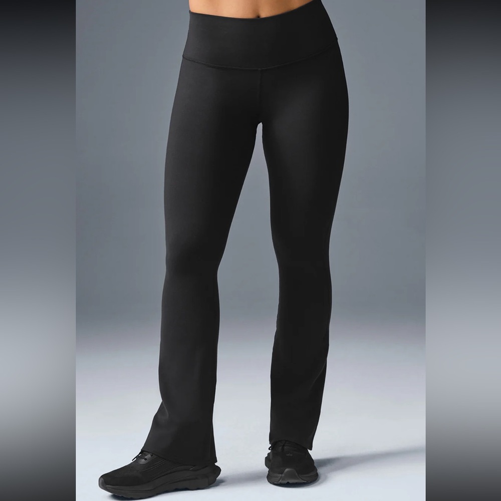 Airbrush High-Waist Bootcut
Legging - Black - Picture 3 of 3